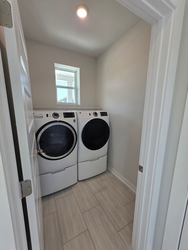 Building Photo - For Lease!! Experience comfortable, low-maintenance living in one of Gallatin’s premier active-ad...