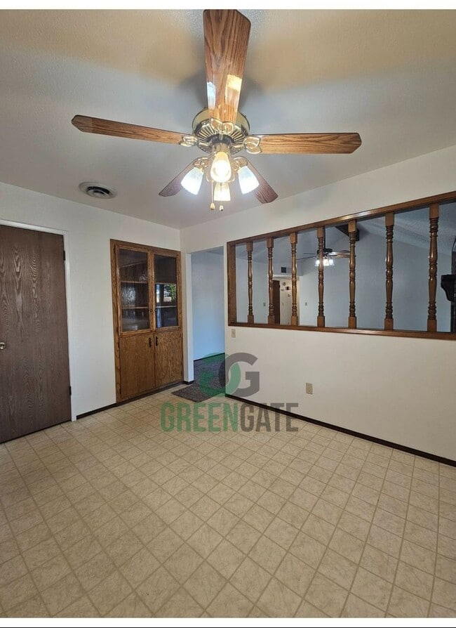 Building Photo - Beautiful 3 BEDROOM 2 BATH HOME IN MODESTO...