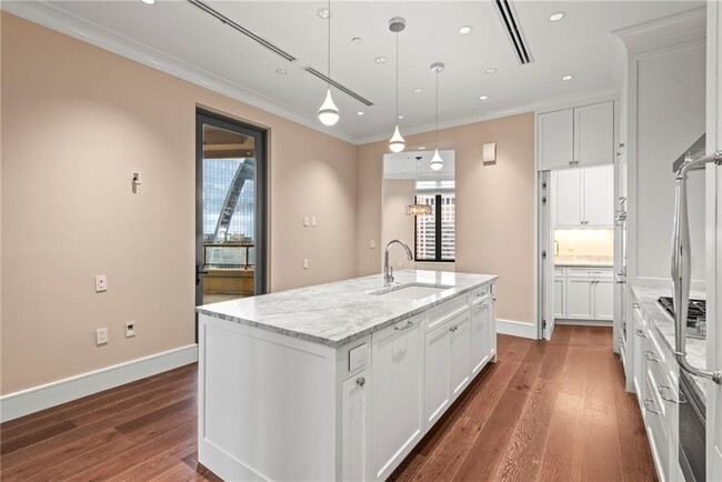 Building Photo - 3376 Peachtree Rd NE