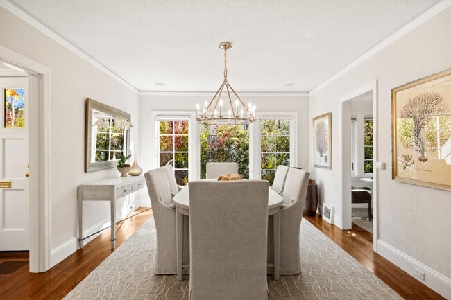 Building Photo - 105 Pepper Ave