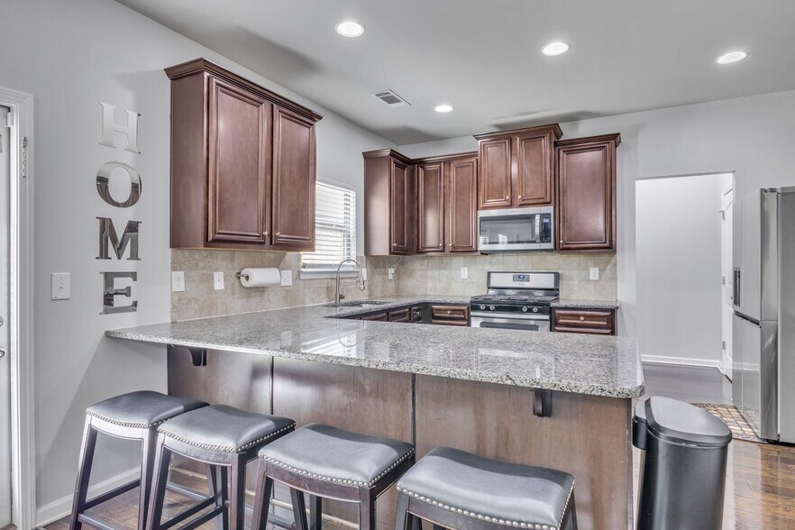 Building Photo - 87 Wedge Wood Way