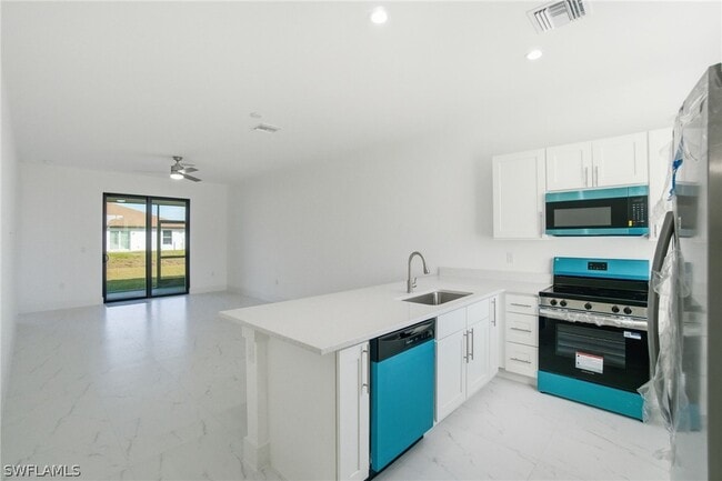 Building Photo - 2404-2406 Mae Ave S