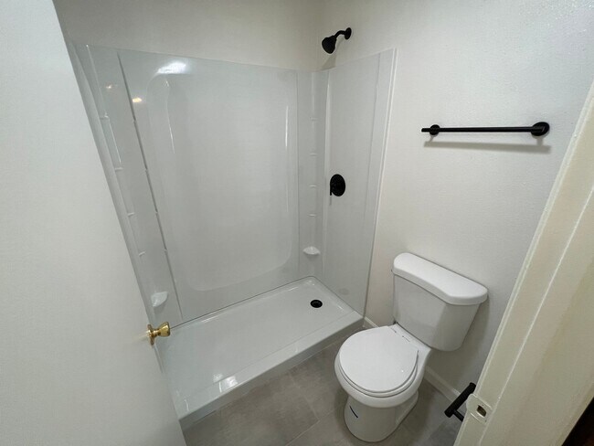 Building Photo - Newly Renovated 2B/2BA Condo in Mira Mesa!