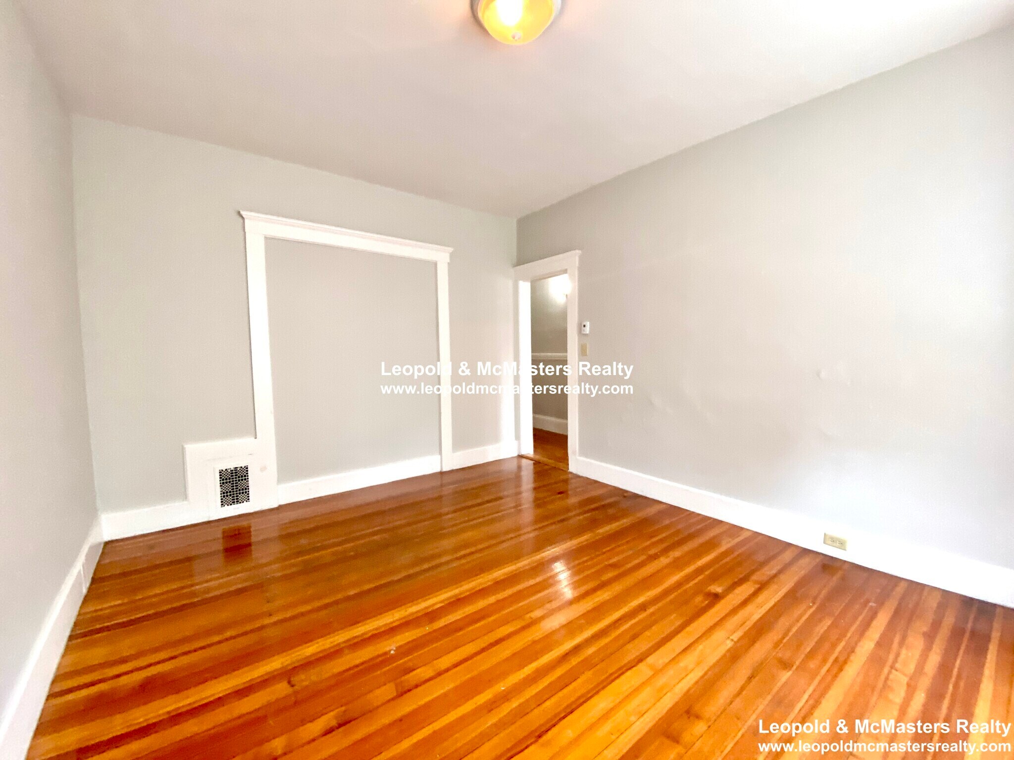 Building Photo - 19 Roseclair St