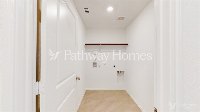 Building Photo - 1234 Tallow Trl