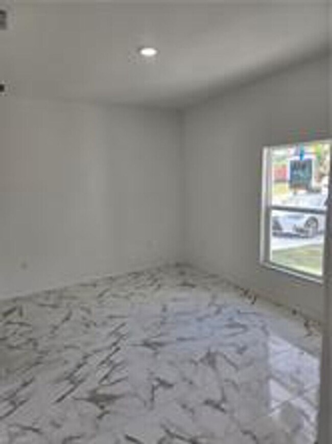 Building Photo - ASK US ABOUT FREE RENT!! NEW CONTRUCTION 2...