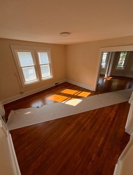 Building Photo - 808 Waverly Pl