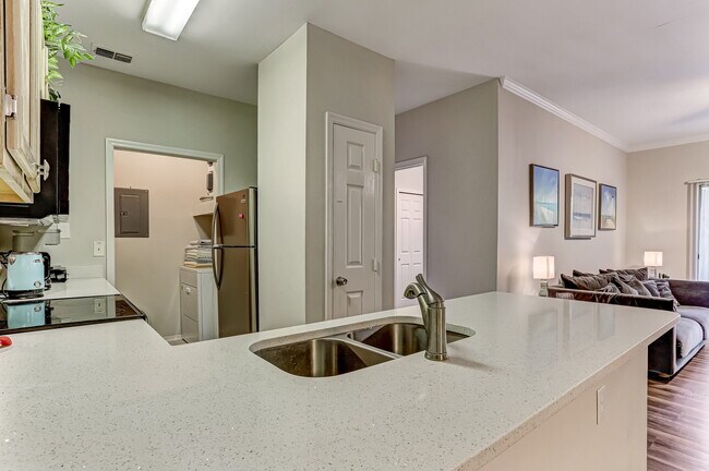 Building Photo - 170 Veracruz Dr