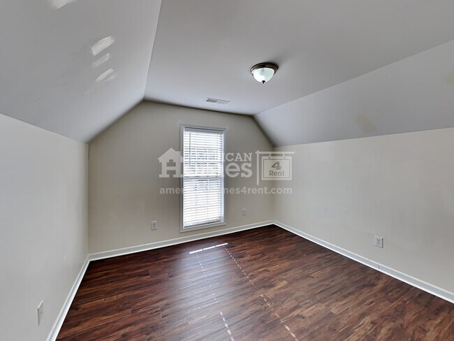 Building Photo - 3204 Chippewa Run NW