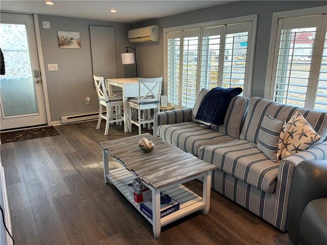 Building Photo - 271 Great Island Rd