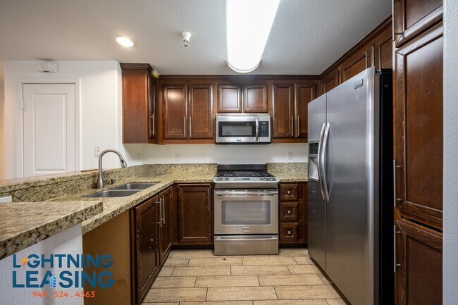 Building Photo - 11922 Kling St