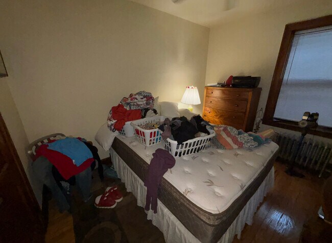 Building Photo - 3352 S Lituanica Ave