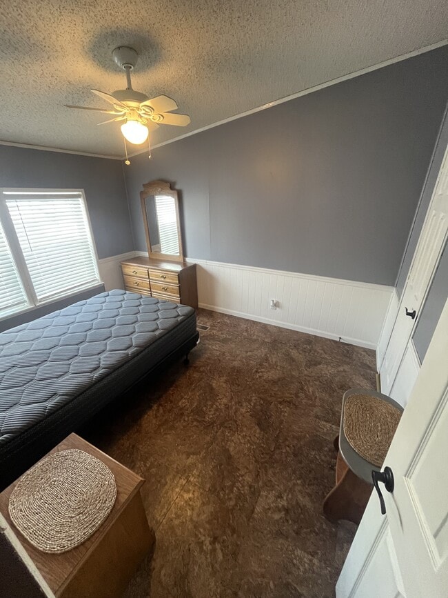 Building Photo - 12 Ray Dr