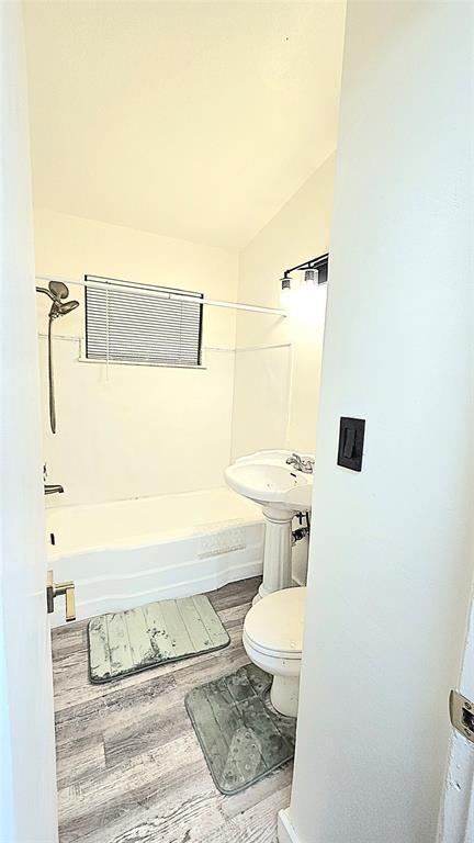 Building Photo - 1530 E 52nd St N