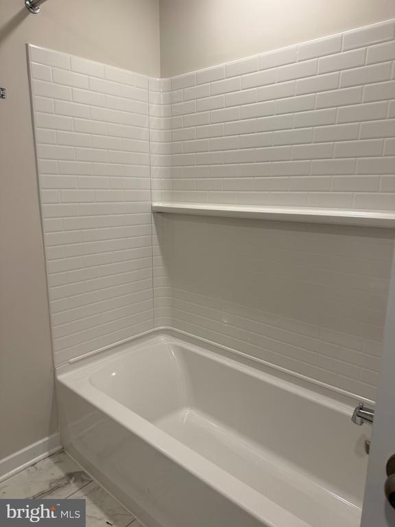 Building Photo - 83 Four Leaf Dr