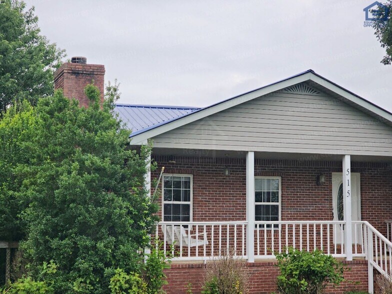 Building Photo - 515 Willis Martin Rd