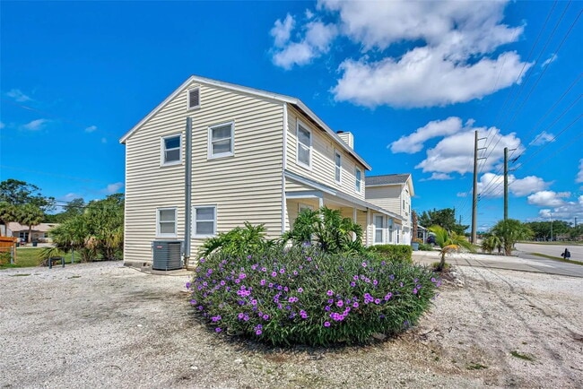Building Photo - 4416 Englewood Rd