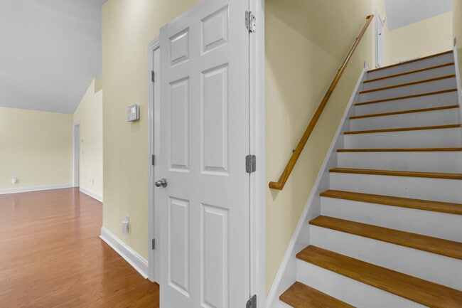 Building Photo - 201 Quincy Ct