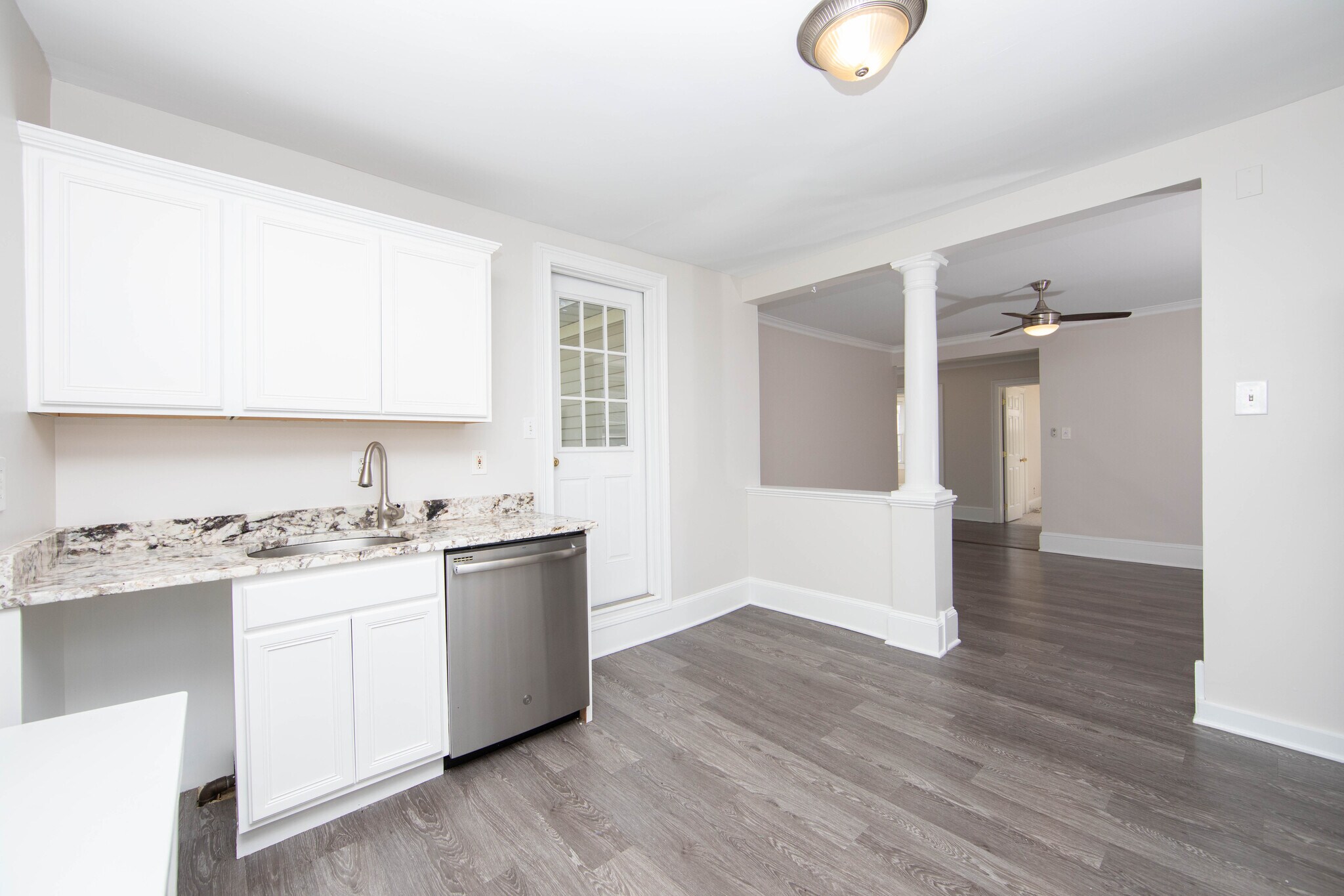 Kitchen - 911 Eldridge Ave