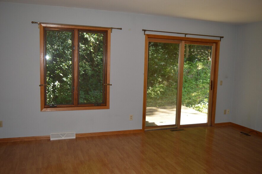 Building Photo - 143 Ponwood Cir