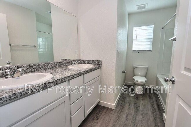 Building Photo - 2097 Shady Tree Cir