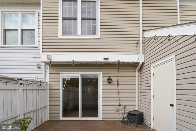 Building Photo - 168 Edinburgh Square