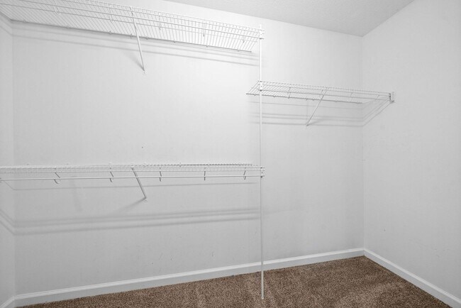 Building Photo - Pet Friendly Three Bedroom with Bonus!