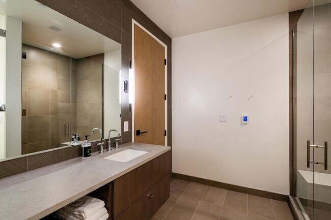 Building Photo - 4 Boathouse Way