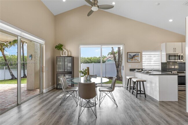 Building Photo - 1127 Laguna Springs Dr