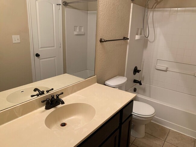 Building Photo - 2 Story Duplex / Interior Washer & Dryer C...