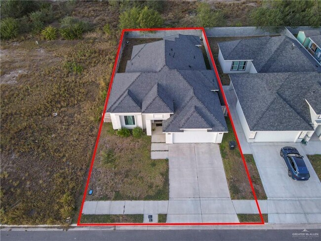 Building Photo - 25 La Pointe Ave