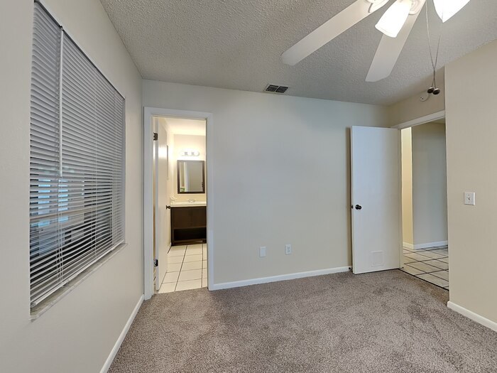 Building Photo - 216 Carla Ann Ct