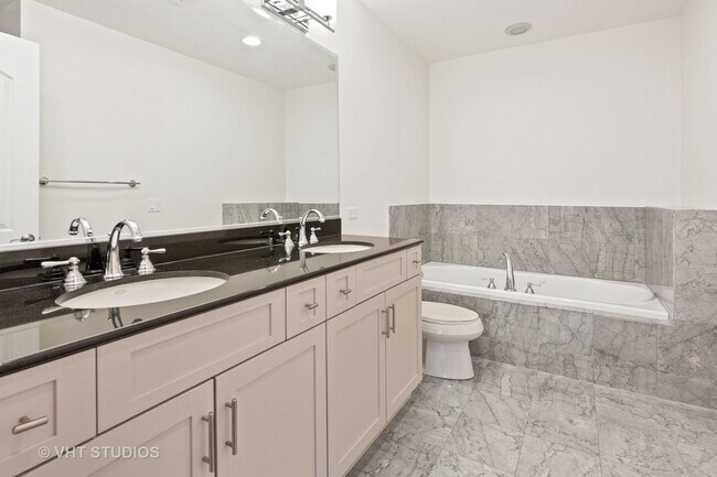 Main bath - 35 S Racine Ave
