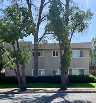 Building Photo - 454 S Oak Knoll Ave