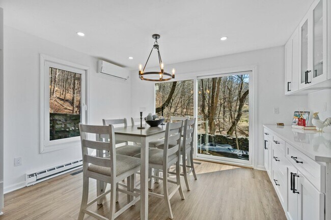Building Photo - 200 Chestnut Ridge Rd