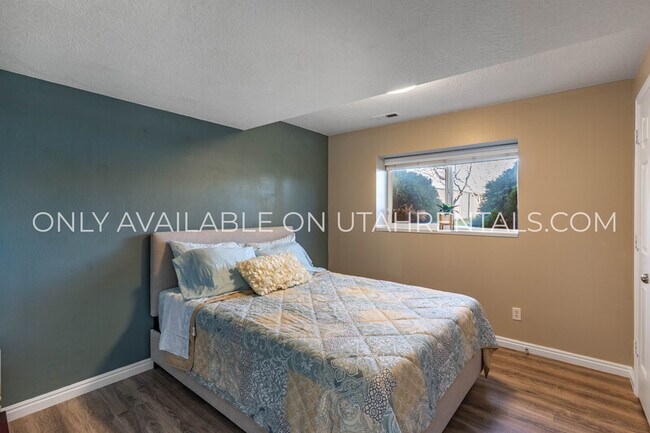 Building Photo - 2270 W 1750 N