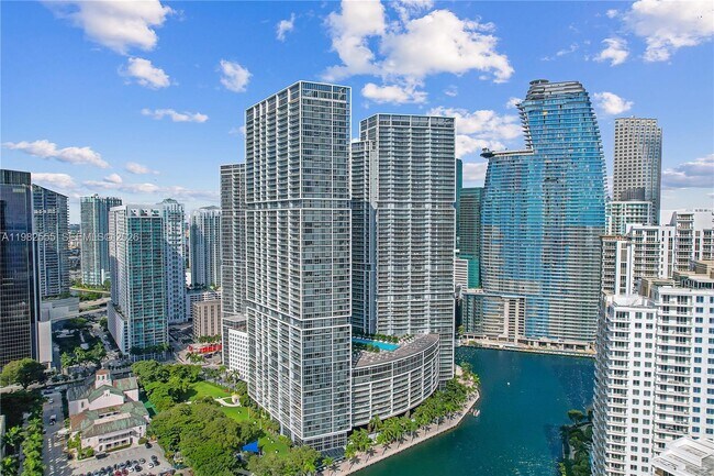 Building Photo - 465 Brickell Ave