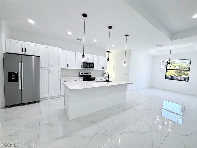 Building Photo - 312 Rosanna Ave