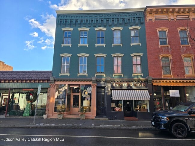 Building Photo - 33 Main St