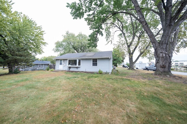 Building Photo - 7745 Vincent Ave S