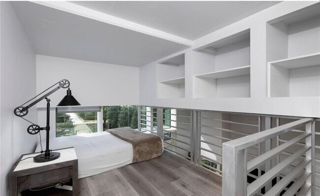 Building Photo - 877 Francisco St