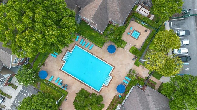 Building Photo - 8301 Elm Park Dr