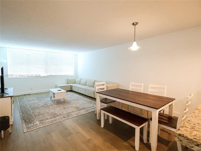 Building Photo - 9125 SW 77th Ave