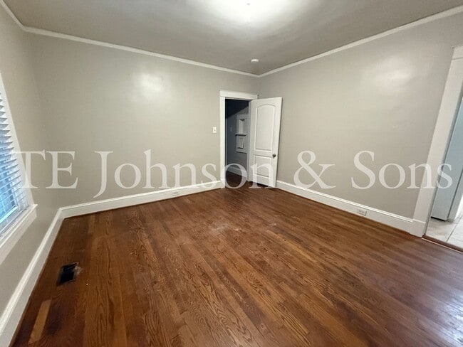 Building Photo - 2 Bedroom Home in Washington Park