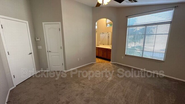 Building Photo - 2727 N Price Rd