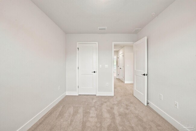 Building Photo - 5530 Lexlee Blvd