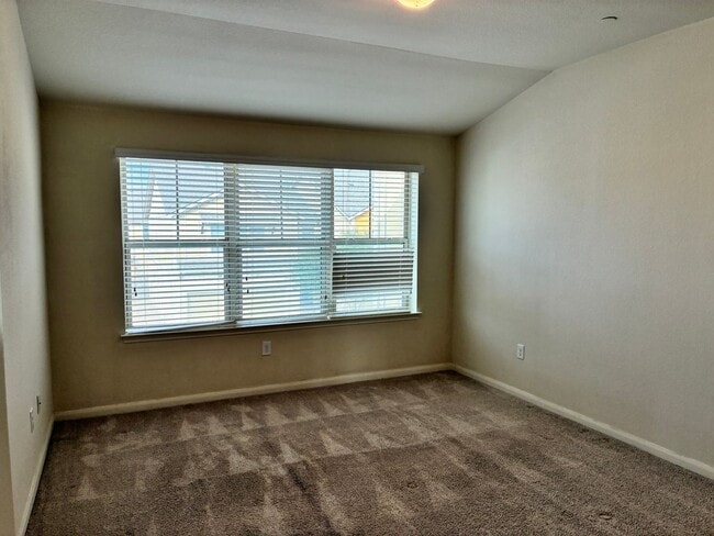 Building Photo - Bright 3BR 3BA Home w/ Community Pool & Dog Park • Fenced Backyard • Attached Garage in Round Rock