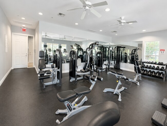 Building Photo - Upscale & renovated 3Bedrooms / 2Baths condo-unit in MetroWest community!