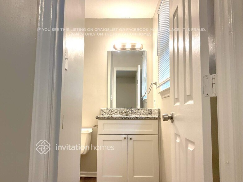 Building Photo - 208 Ferncliff Dr
