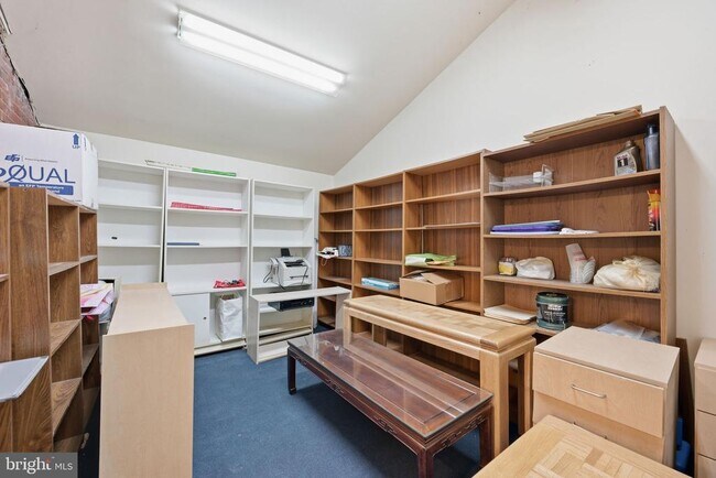 Building Photo - 1721 University Blvd W